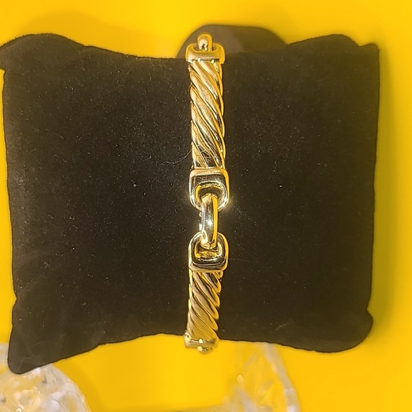 Gold tone bracelet - Picture 1 of 5